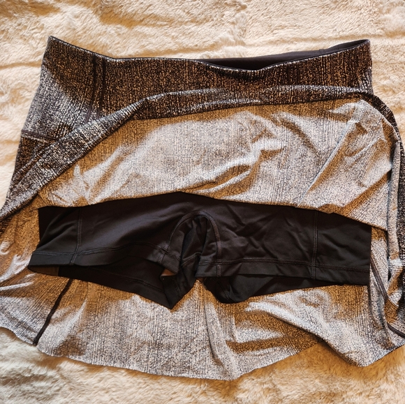 Lululemon side pleat high rise tennis skirt - Picture 2 of 7